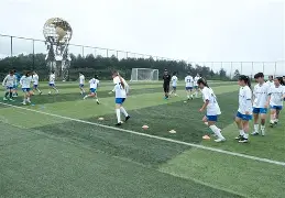 足球比赛女生